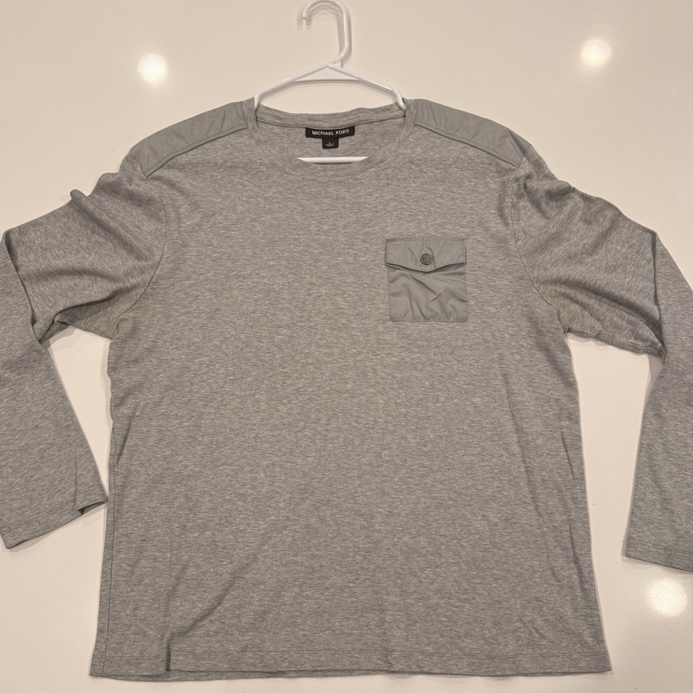 MK Michael Kors Men's L Long Sleeve Cotton TShirt‎ W/pocket Shoulder Accents